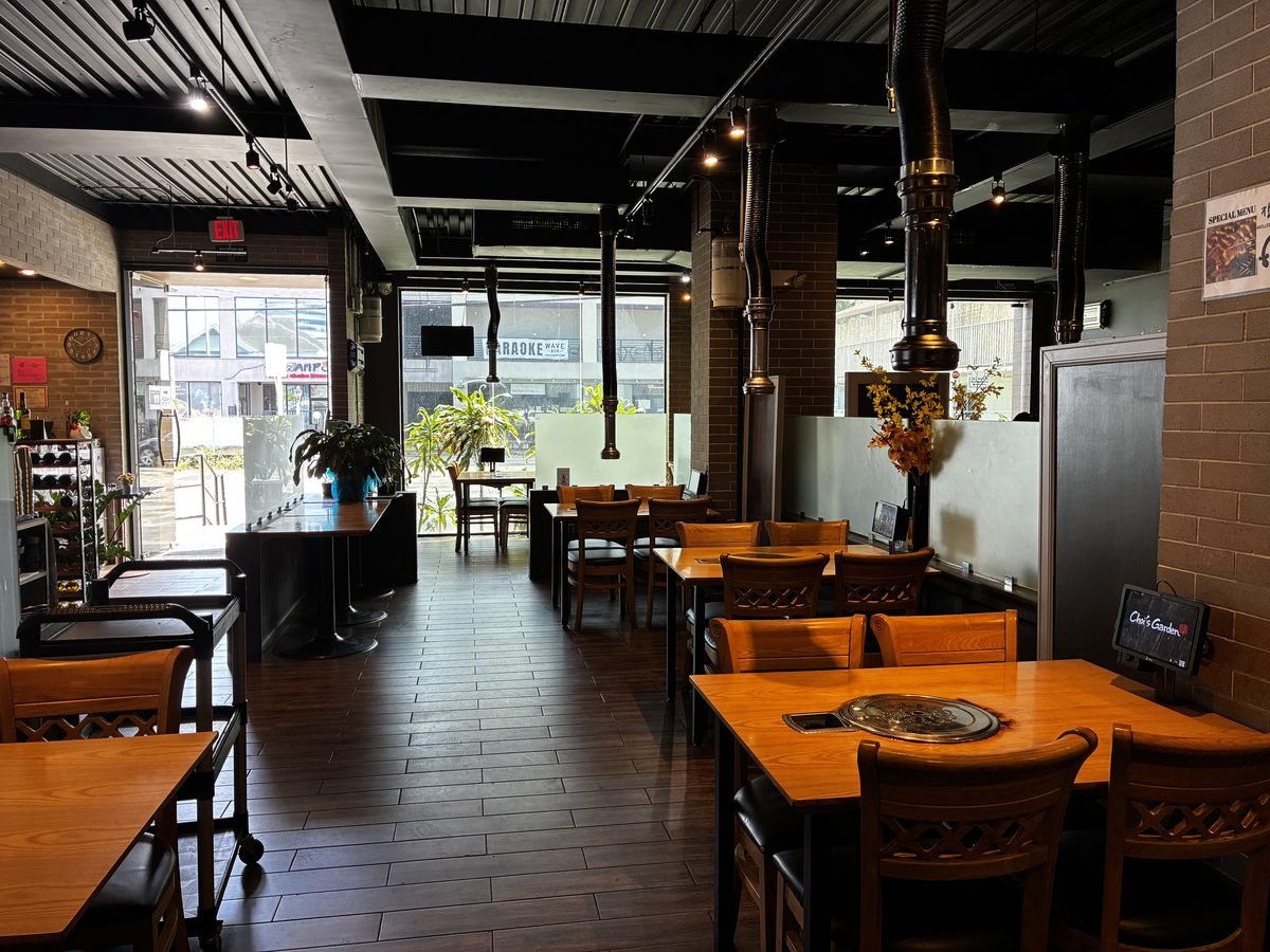 Choi's Garden main dining room