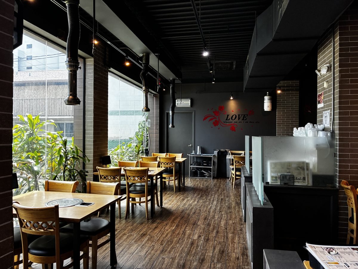 Choi's Garden dining atmosphere